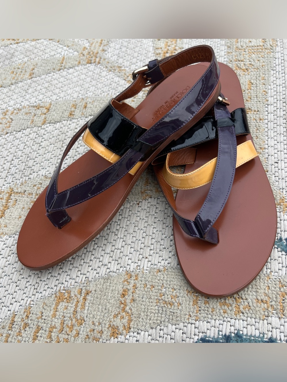 Dolce & Gabbana Purple Black Tan Patent Leather Thong Sandals with Buckle - Picture 4 of 8